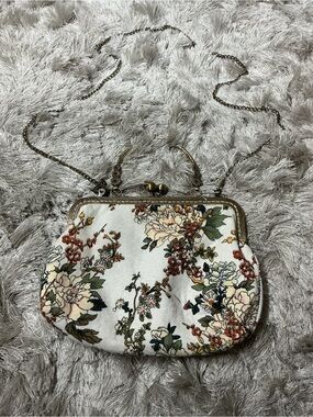 Floral Print Kiss-Lock Crossbody Bag in Cream